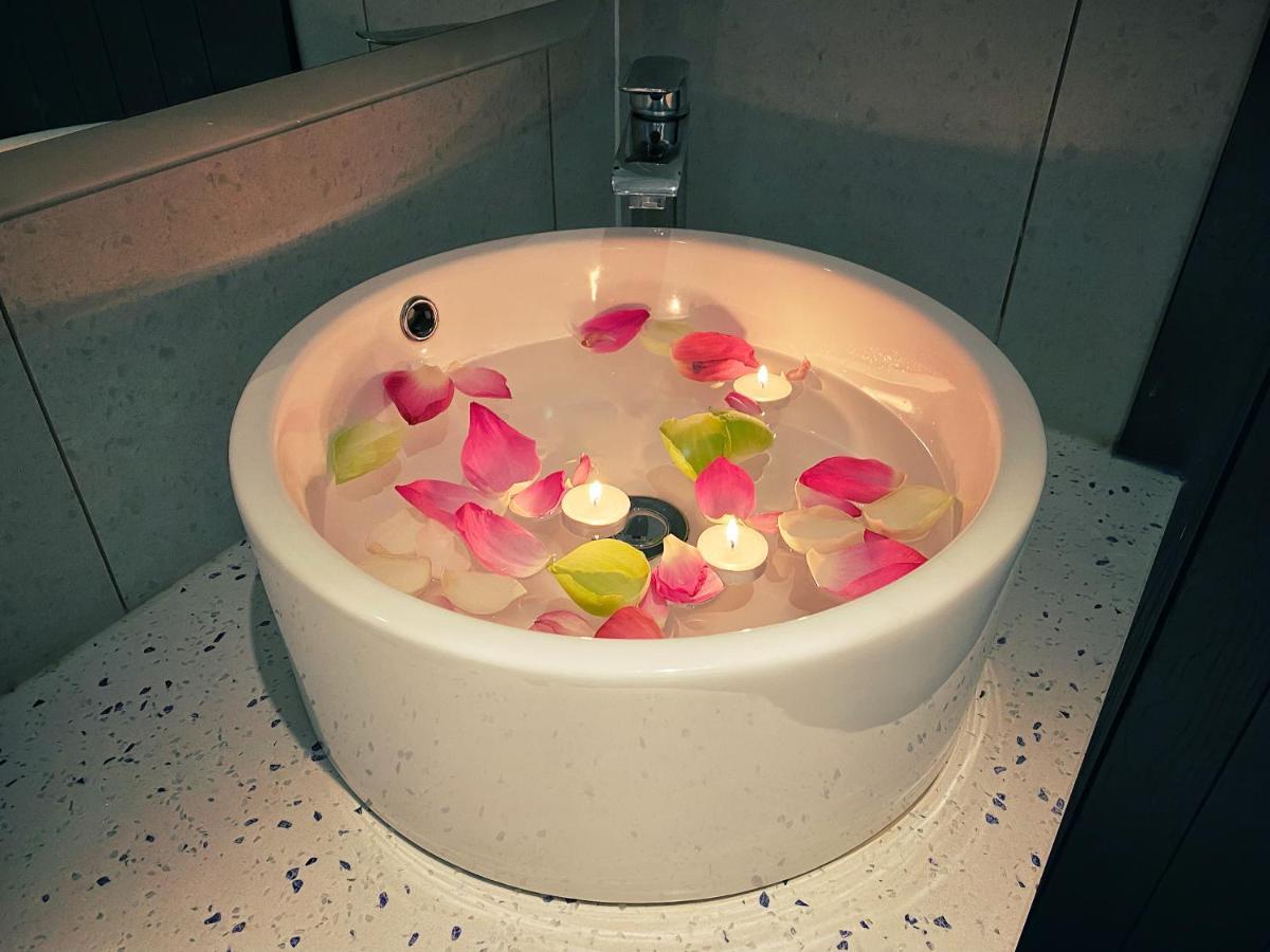 Yunfan Hotel Phnom Penh Esterno foto
