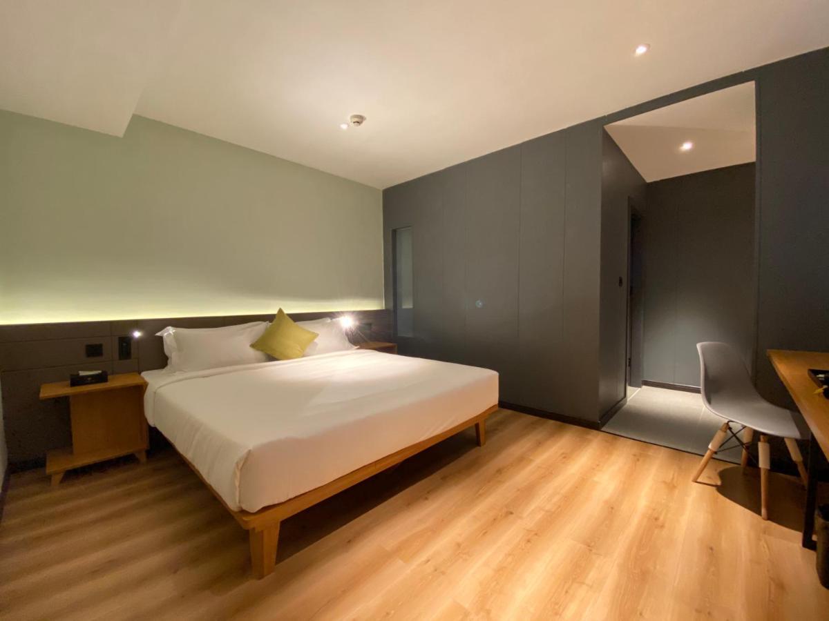 Yunfan Hotel Phnom Penh Esterno foto
