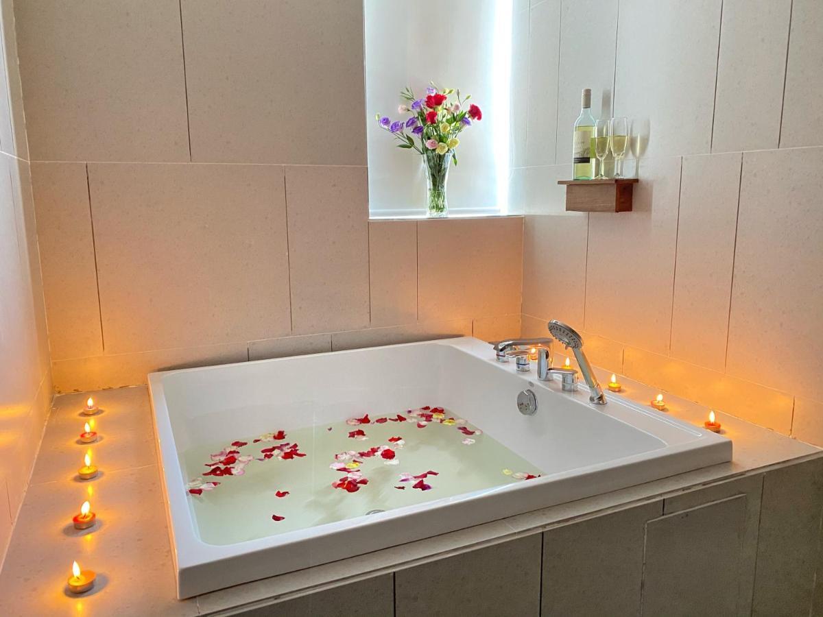 Yunfan Hotel Phnom Penh Esterno foto