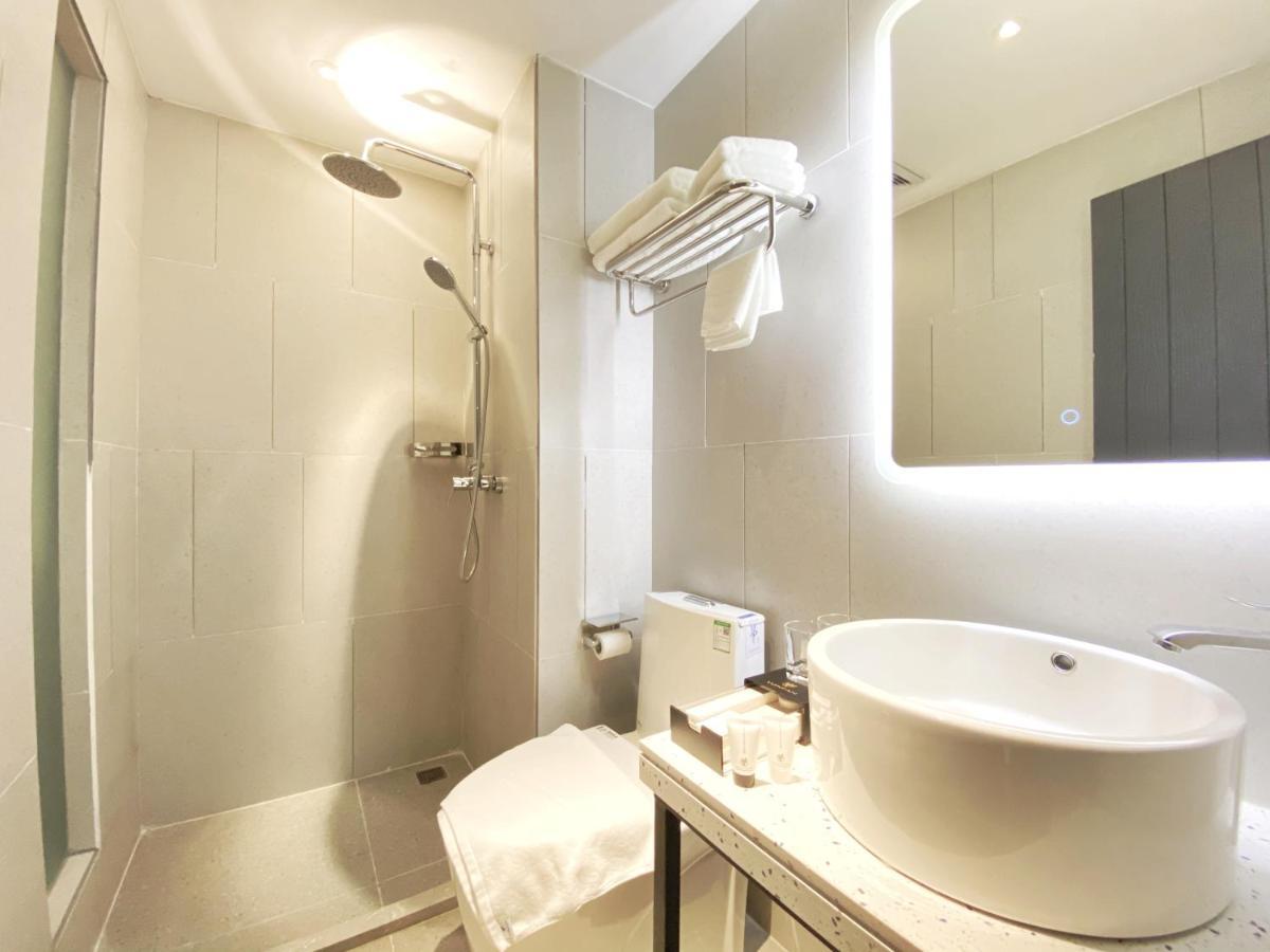 Yunfan Hotel Phnom Penh Esterno foto