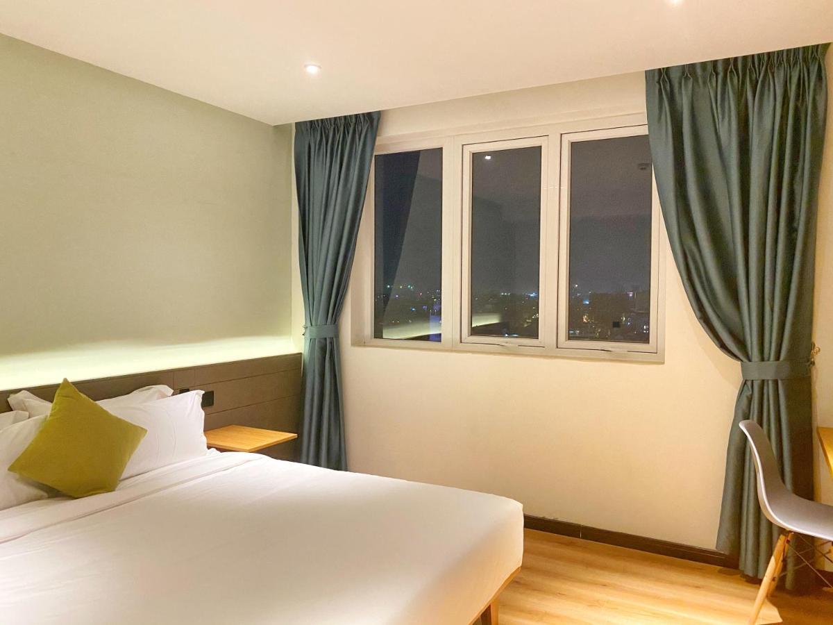 Yunfan Hotel Phnom Penh Esterno foto