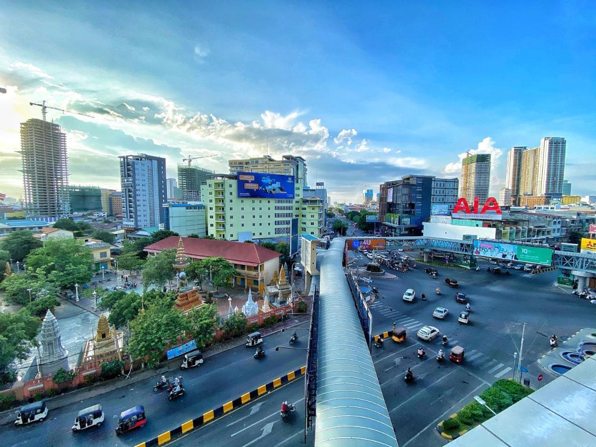 Yunfan Hotel Phnom Penh Esterno foto