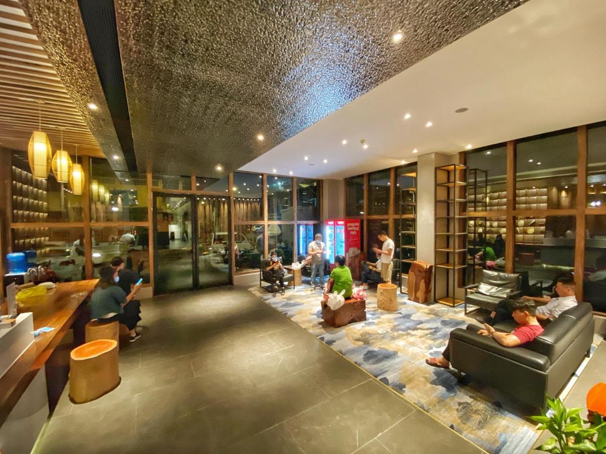 Yunfan Hotel Phnom Penh Esterno foto